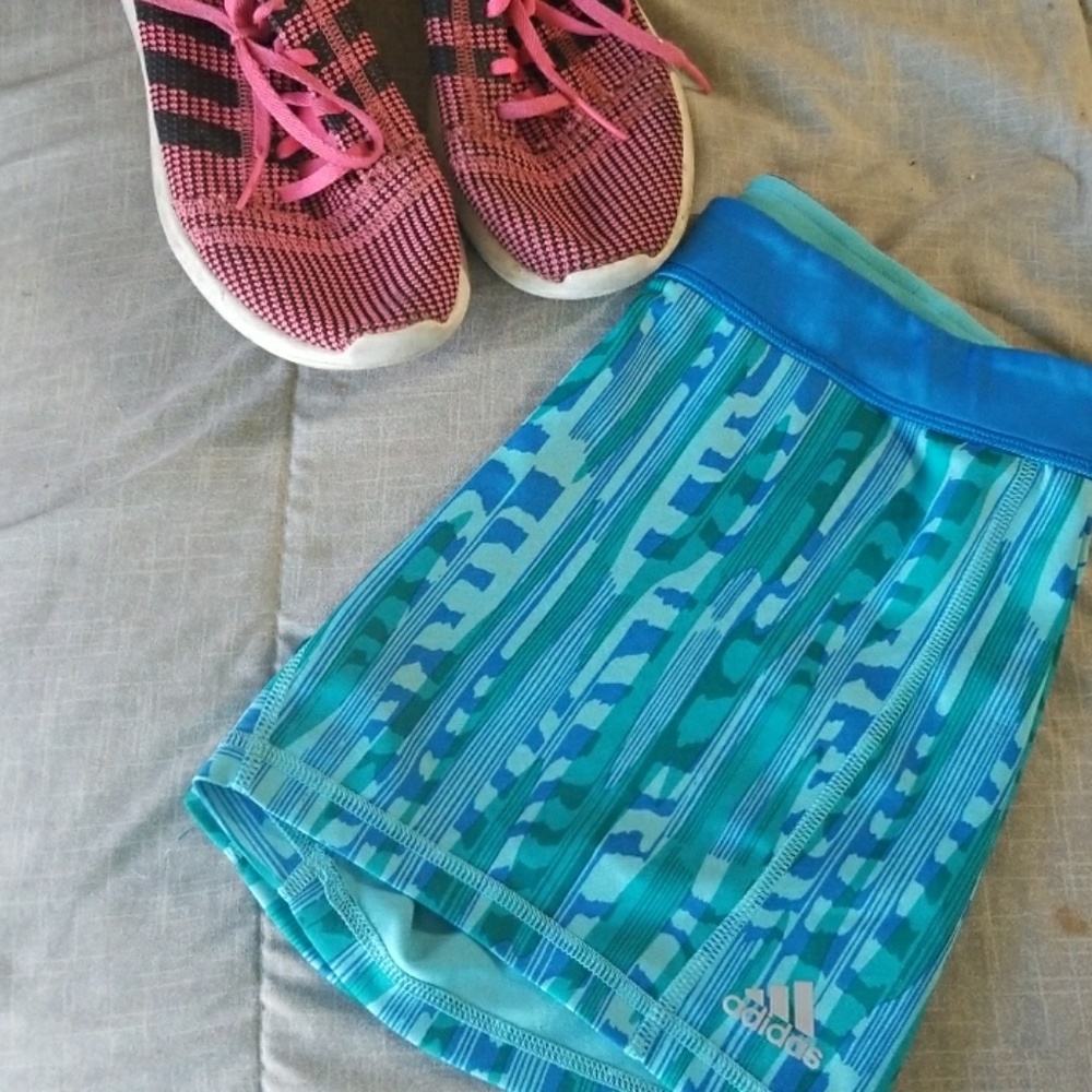 Adidas Sliders/spandex short